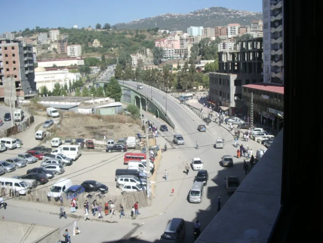 Appartement à F3 de 100m2 Meuble