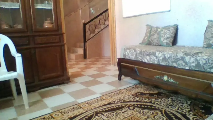 منزل يقع في عين بن عمران