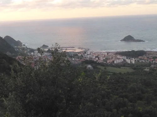 أراضي للبيع