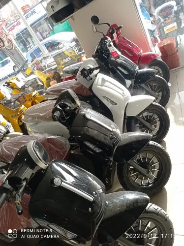 VMS Panarea Moto Scooter 125 injection Benelli