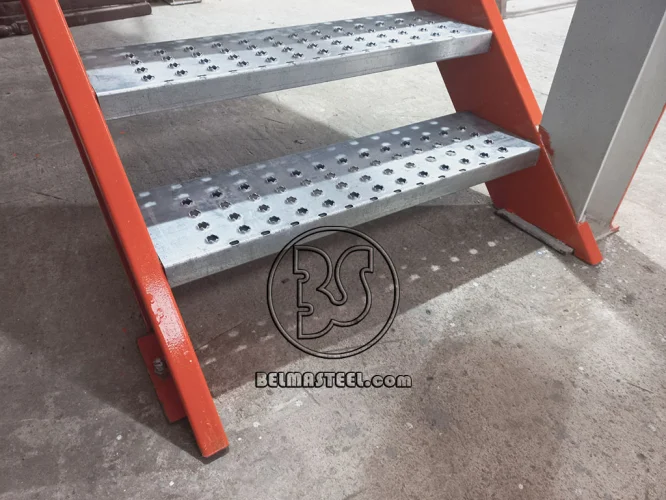 Marche Escalier Tôle Perforée Anti Dérapant