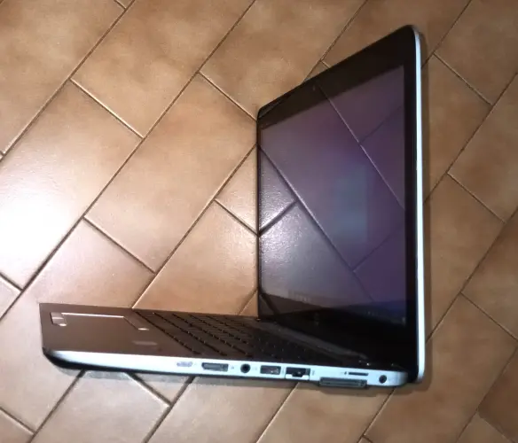 pc potable HP 830 G4 tactile
