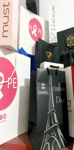 sac plastique et papier personnalisé  ،الطباعة على الأكياس الورقية و البلاستيكية البلاستيكية كيس مطبوع بنوعية جيدة و بالشعار تاعك
