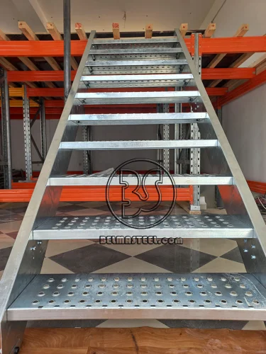 Marche Escalier Tôle Perforée Anti Dérapant