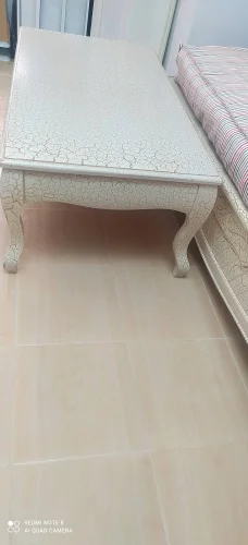 Deux Canapés et une table