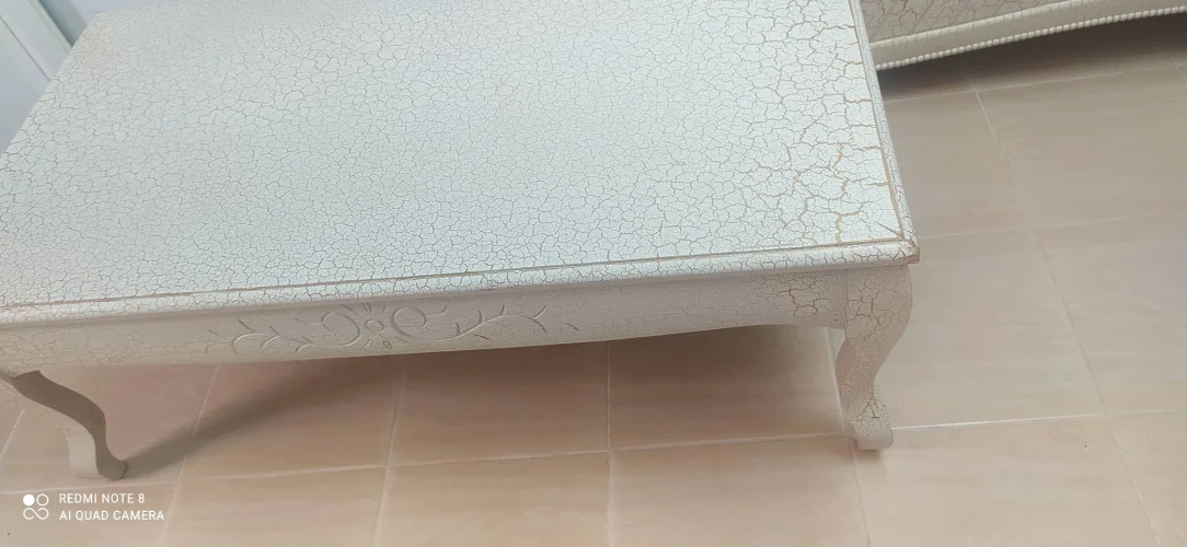 Deux Canapés et une table