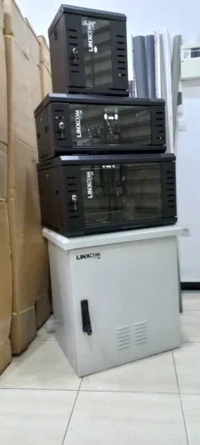 Armoires de brassage et Armoires Serveurs