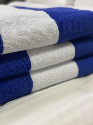 Serviette avec rayures bleu et blanc