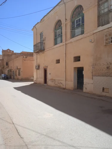 عرض بيع  بناية- بسكرة