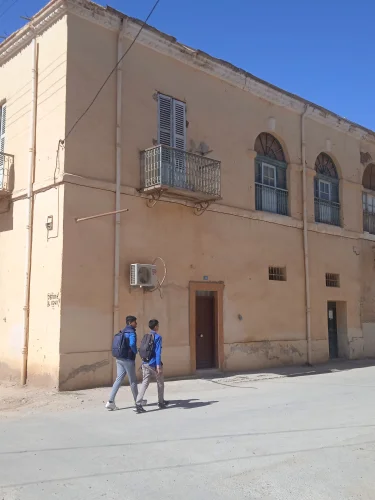 عرض بيع  بناية- بسكرة