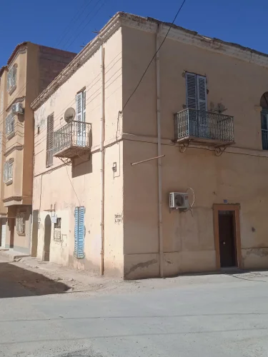 عرض بيع  بناية- بسكرة