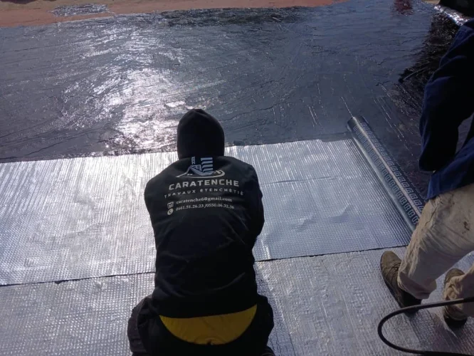 نقدم خدمات تغليف السطوح و العزل المائي