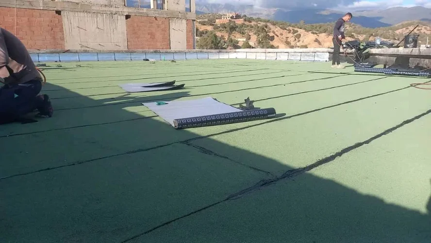 نقدم خدمات تغليف السطوح و العزل المائي