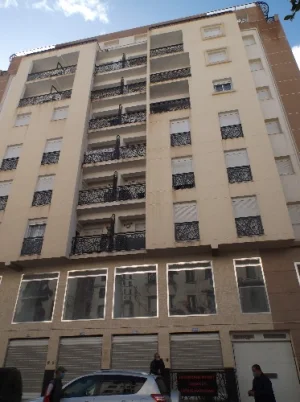 `` نبني أحلامك حتى النهاية '''' Nous Construisons jusqu'au bout de vos rêves''