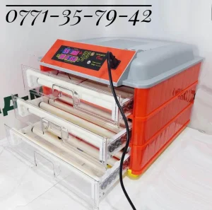 حاضنة بيض 138 اوتوماتيكية التقليب مع ثلاث طوابق كل طابق يحمل 46 بيضة