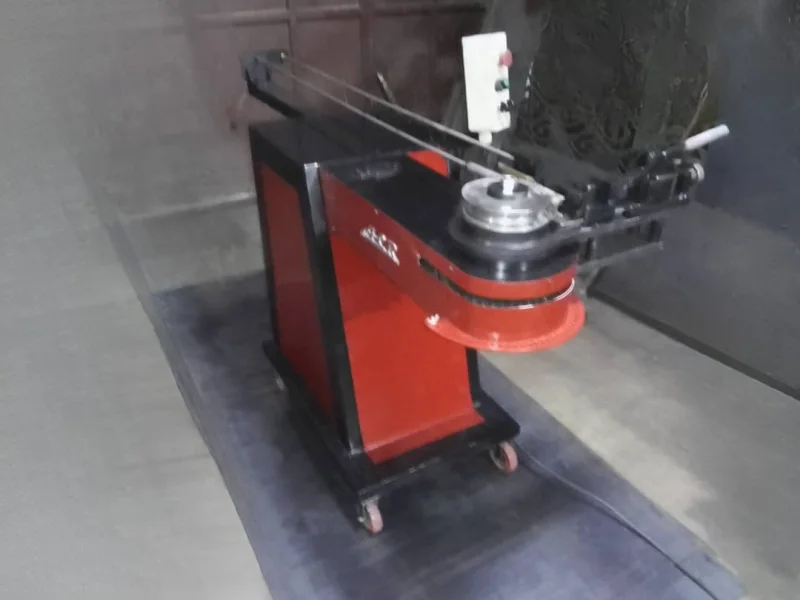 Coudeuse de tubes electrique semi -auto